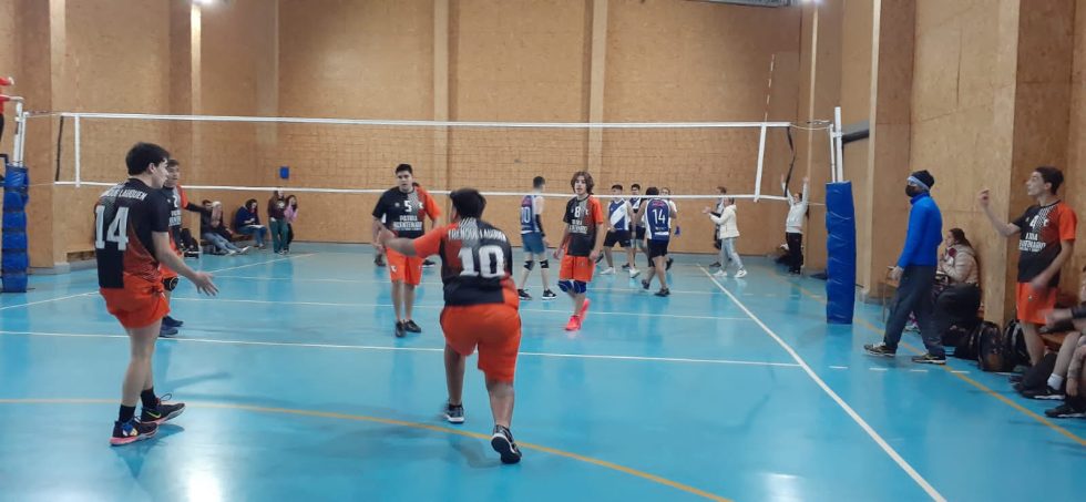 VÓLEY MASCULINO: ESTE VIERNES (22) SE JUEGA LA ÚLTIMA FECHA DEL TORNEO EN EL POLIDEPORTIVO MUNICIPAL