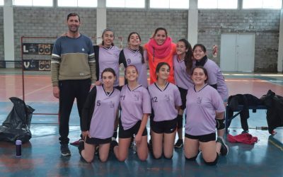 JUEGOS BONAERENSES: EL EQUIPO FEMENINO SUB 15 DEL COLEGIO MIGUEL DI GERÓNIMO SE CLASIFICÓ EN VOLEY PARA LA ETAPA PROVINCIAL