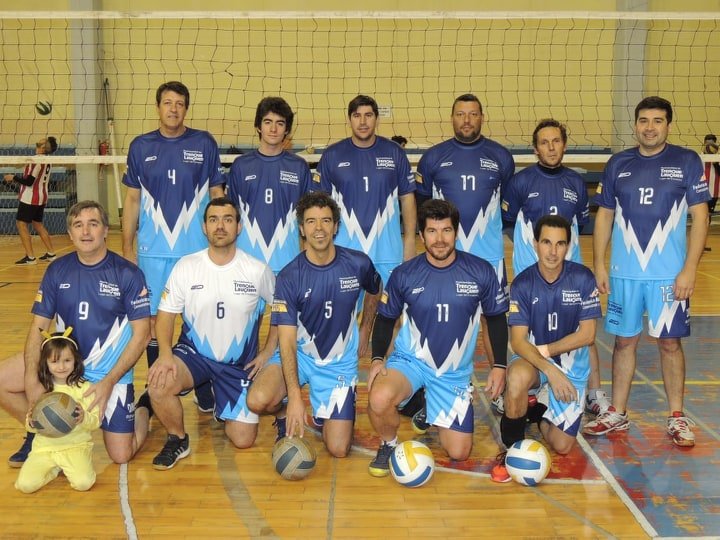 EL CAMPEÓN DEL TORNEO APERTURA DE LA LIGA MUNICIPAL DE VÓLEIBOL MASCULINO SE CONOCERÁ RECIÉN EN LA ÚLTIMA FECHA