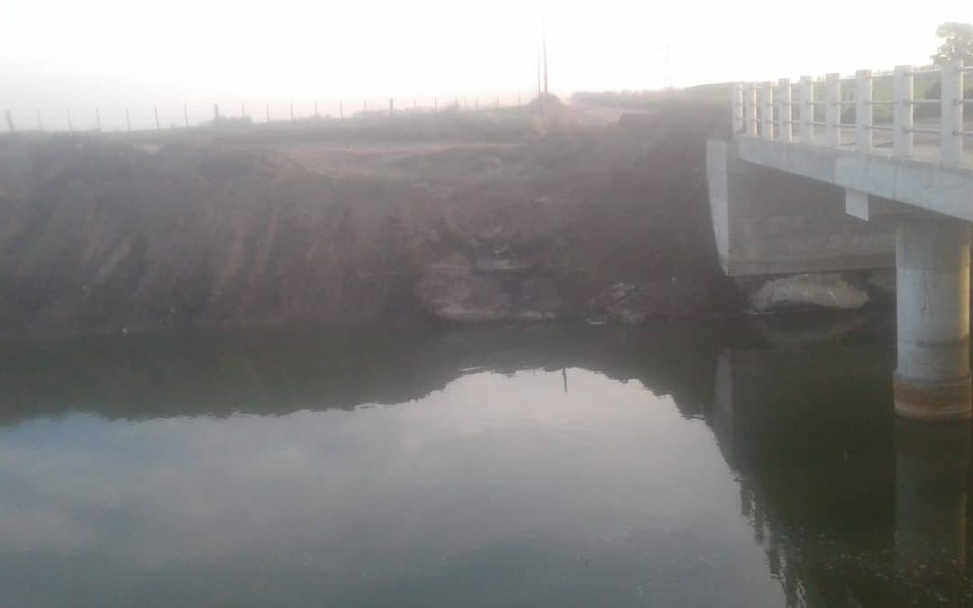 EL MUNICIPIO ARREGLÓ EL PUENTE DEL CAMINO RURAL QUE LLEVA AL CLUB DE PESCA
