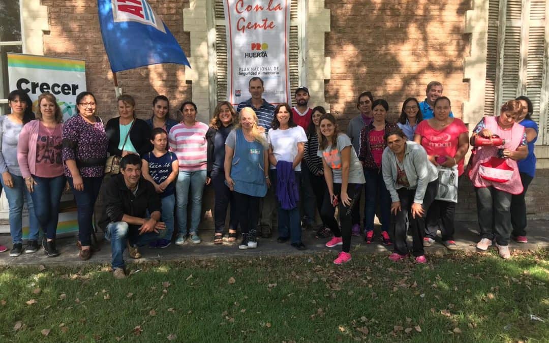 SE REALIZÓ EN GIRODIAS EL PRIMER ENCUENTRO DEL CURSO DE HUERTA Y AVES QUE PROMUEVE EL GRUPO CRECER