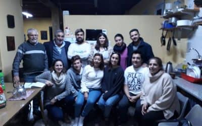 FERNÁNDEZ SE REUNIÓ CON LOS ESTUDIANTES DE LA CASA DE BUENOS AIRES, PROGRAMÓ REFORMAS Y ENTREGÓ COCINA NUEVA