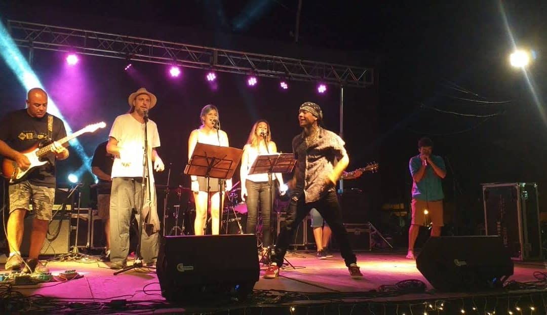 OTRA VEZ UN GRAN MARCO DE PÚBLICO ACOMPAÑÓ LA QUINTA NOCHE DE MÚSICA EN LA ESTACIÓN