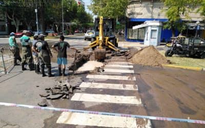 CORTE EN EL SERVICIO DE AGUA CORRIENTE POR LA ROTURA DE UN CAÑO EN VILLEGAS Y URIBURU: ESTÁ SIENDO REPARADO