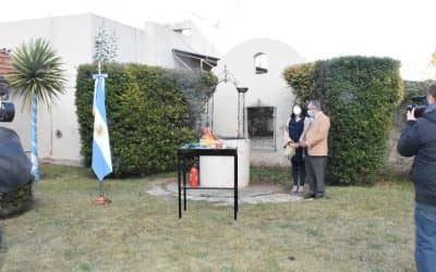 EN EL PATIO DEL PALACIO MUNICIPAL SE PROCEDIÓ A LA INCINERACIÓN DE LAS BANDERAS DE IZAR