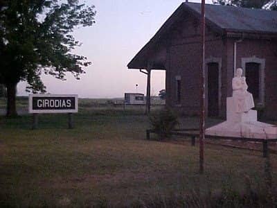 LA MUNICIPALIDAD CONVOCA A UN CONCURSO DE PRECIOS PARA LA VENTA DE DOS LOTES,UBICADOS EN GIRODÍAS, CON DESTINO A CONSTRUCCIÓN DE VIVIENDA ÚNICA