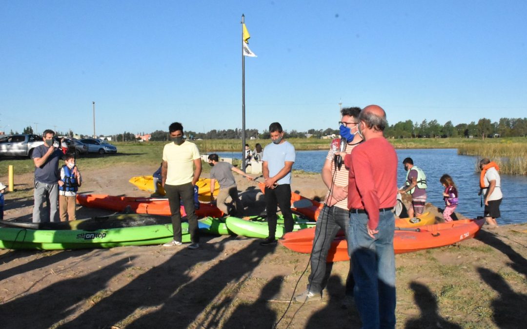 EL KAYAK INAUGURÓ NUEVO ESCENARIO MUY CERCA DEL CENTRO DE LA CIUDAD: EN LA LAGUNA SUDOESTE DEL  PARQUE FAVALORO