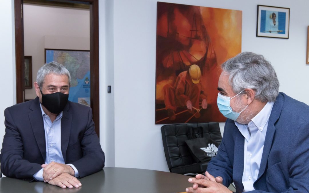 FERNÁNDEZ SE REUNIÓ CON EL MINISTRO FERRARESI Y LO INVITÓ A VISITAR TRENQUE LAUQUEN PARA LA ENTREGA DE 52 VIVIENDAS EN LA  AU