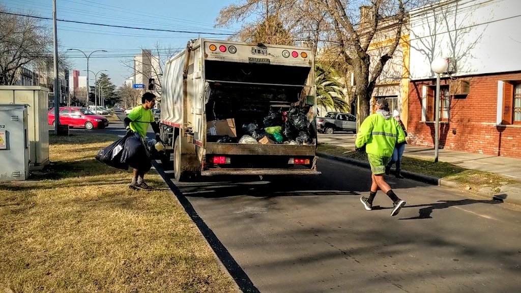 SE ADELANTA UNA HORA EL COMIENZO DE LA RECOLECCIÓN DOMICILIARIA DE RESIDUOS POR LAS ALTAS TEMPERATURAS