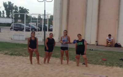 OLIMPÍADAS DEL REENCUENTRO Y LA JUVENTUD: GRAN ACTUACIÓN DE LAS KOALAS CON DOS VICTORIAS EN UNA NOCHE EN BEACH VOLEY FEMENINO