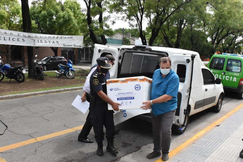 COVID-19: LLEGARON OTRAS 1.200 VACUNAS, 600 SPUTNIK DEL SEGUNDO COMPONENTE AL HOSPITAL Y 600 SINOPHARM A FERRO