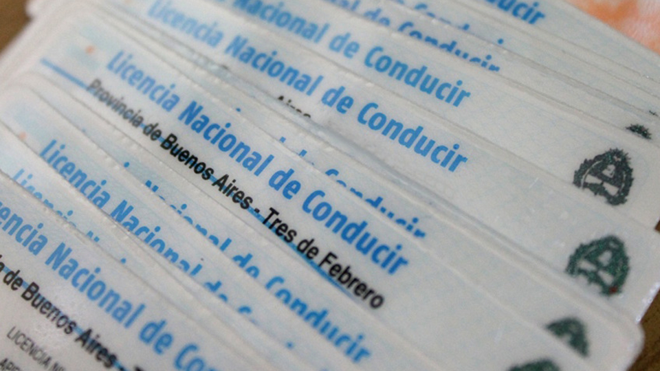 LICENCIAS DE CONDUCIR: PRÓRROGA PARA VENCIMIENTOS ENTRE EL 15 DE FEBRERO Y 31 DE DICIEMBRE DE 2020 Y 1º DE ENERO Y 30 DE JUNIO 2021