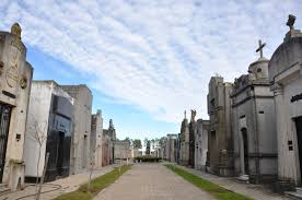 EL LLAMADO A REGULARIZACIÓN DE ESPACIOS EN LOS CEMENTERIOS DE TRENQUE LAUQUEN Y BERUTI SE ENMARCA EN EL PLAZO DE PERMANENCIA PREVISTO POR EL REGLAMENTO