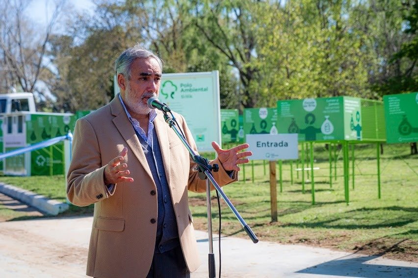 EL INTENDENTE MIGUEL FERNÁNDEZ RECIBIÓ HOY (JUEVES) EL ALTA MÉDICA Y CONTINUARÁ HACIENDO EL REPOSO RECOMENDADO