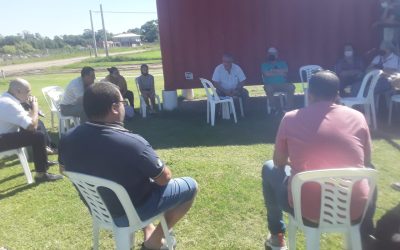 EL INTENDENTE EXPLICÓ A LOS VECINOS DE LA  AMPLIACIÓN URBANA LAS OPCIONES QUE SE MANEJAN PARA LA TRANSITABILIDAD EN ESE SECTOR