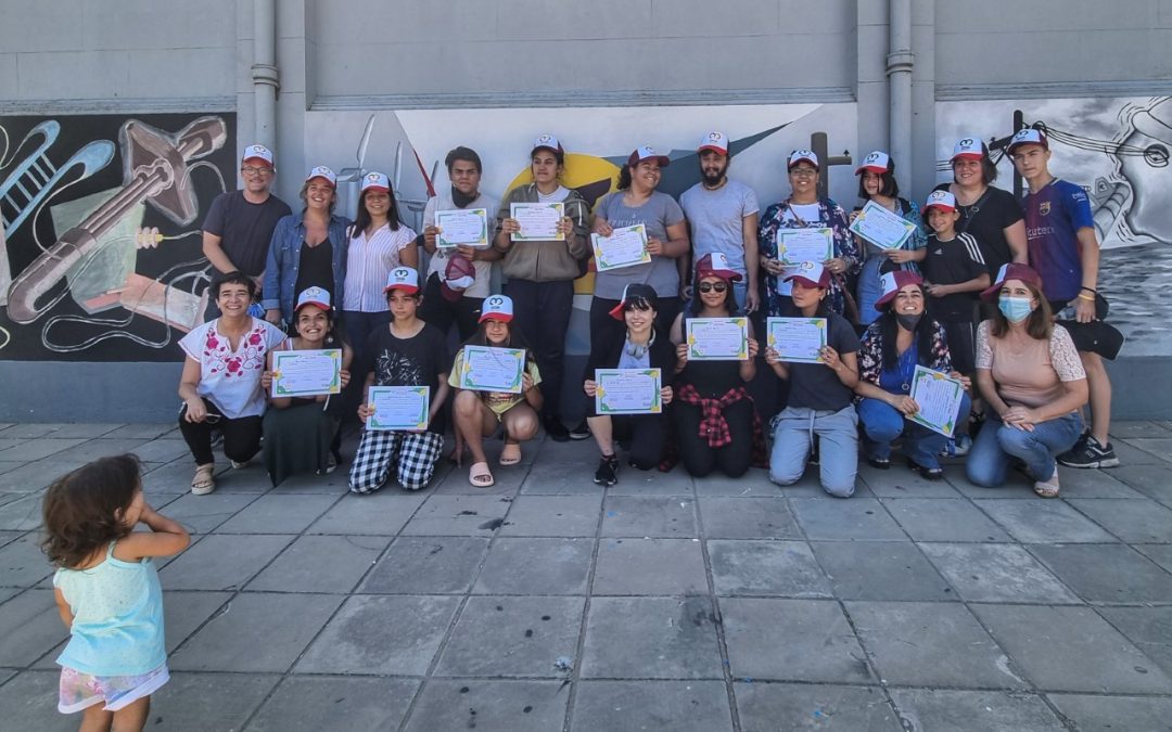 ALUMNOS Y DOCENTES DE LAS ESCUELAS DE ARTE TERMINARON LA RESTAURACIÓN DE CUATRO MURALES DE LA COOPERATIVA ELECTRICIDAD