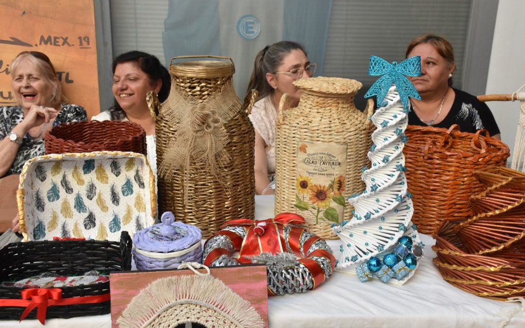 EMOTIVO ACTO Y MUESTRA DE CIERRE ANUAL DE TALLERES DE LA ESCUELA MUNICIPAL DE TRENQUE LAUQUEN,  QUE SACÓ SU FIESTA A LA CALLE