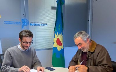 EL INTENDENTE FIRMÓ CON EL MINISTRO DE HÁBITAT Y DESARROLLO URBANO BONAERENSE EL CONVENIO PARA LA CONSTRUCCIÓN DE 60 CASAS SOCIALES EN LA AMPLIACIÓN URBANA