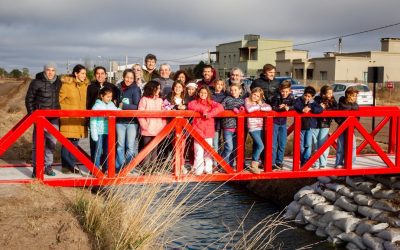 QUEDÓ HABILITADO EL PUENTE SOBRE CALLE CARABELLI, EL PROYECTO QUE TOMÁS, DE 10 AÑOS, LE HABÍA PRESENTADO AL INTENDENTE
