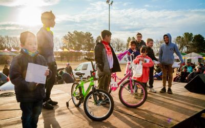 GRAN FESTEJO DEL DÍA DE LA NIÑEZ EN EL PARQUE DE LA ESCUELA TÉCNICA: HUBO JUEGOS, ESPECTÁCULOS, SORTEOS Y UNA MERIENDA COMPARTIDA EN UNA TARDE A PURA DIVERSIÓN