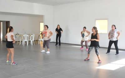 Hoy iniciaron las clases de Zumba en el barrio Parque