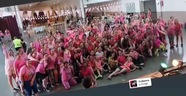 ACOMPAÑAMIENTO, PARTICIPACIÓN, BAILE Y ALEGRÍA PARA CONCIENTIZAR Y PREVENIR EL CÁNCER DE MAMA, EN LA JORNADA DE ZUMBA ROSA EN EL CLUB BARRIO ALEGRE