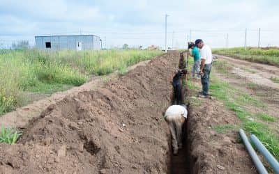 Avanzan las obras en las redes de agua y cloacas de la Ampliación Urbana