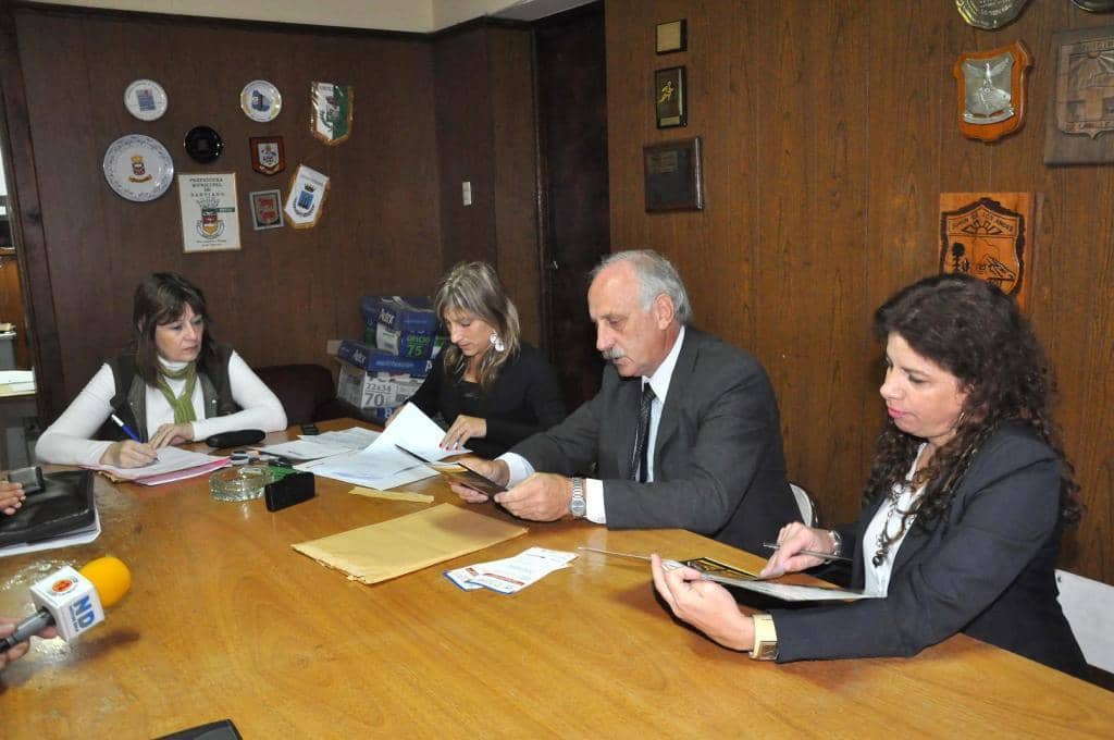 Se presentó una oferta para tres motoniveladoras