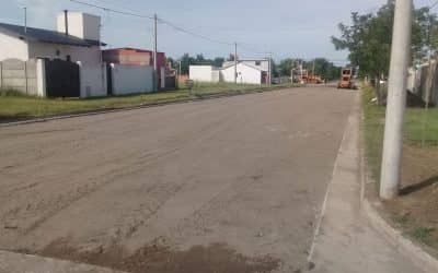 EL MUNICIPIO ESTA REALIZANDO LA BASE ASFÁLTICA EN LA CALLE 12 DE ABRIL, ENTRE MIRABELLI Y GOBERNADOR ALENDE