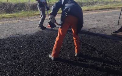 EL MUNICIPIO REALIZÓ EN BERUTTI TAREAS DE BACHEO EN EL ACCESO Y EN ALGUNAS CALLES Y MAÑANA INICIARÁ TRABAJOS EN TREINTA DE AGOSTO