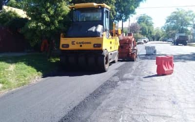 INFRAESTRUCTURA MUNICIPAL YA ESTA HACIENDO LA CARPETA ASFÁLTICA EN TRAMOS DONDE FUE REPARADA LA RED CLOACAL