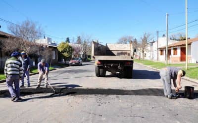 Continúan las tareas de bacheo en distintos puntos de la ciudad