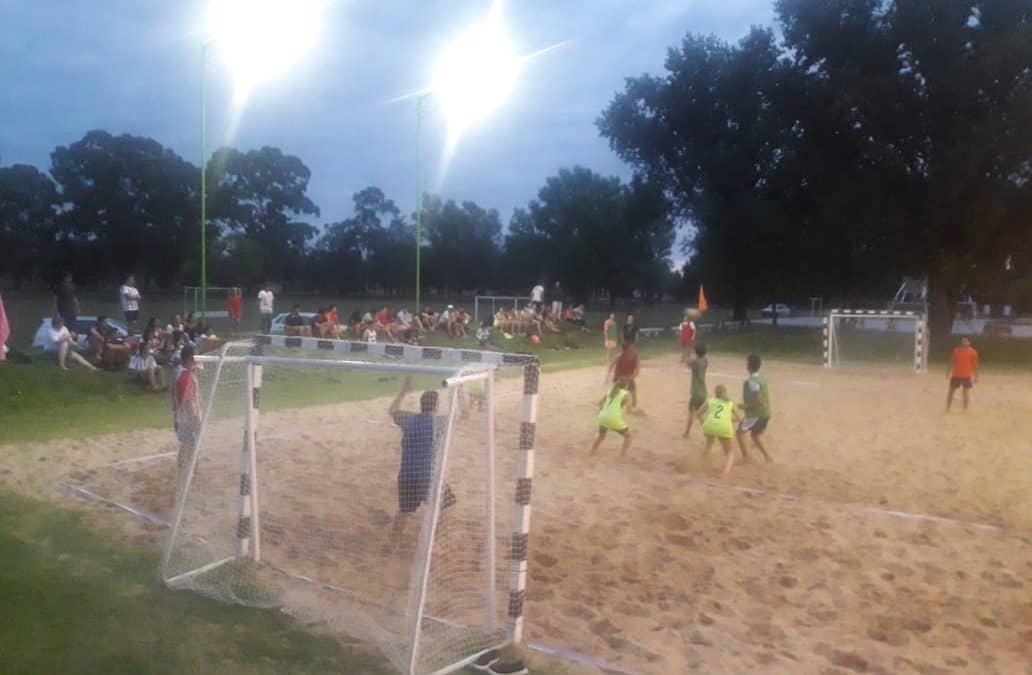 LOS EQUIPOS TISEIRA Y VICENTE SE IMPUSIERON EN LA PRIMERA NOCHE DE CESTO BEACH MIXTO