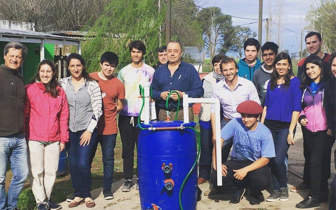 LAS ESCUELAS AGROPECUARIAS DEL DISTRITO CONSTRUYEN UN BIODIGESTOR