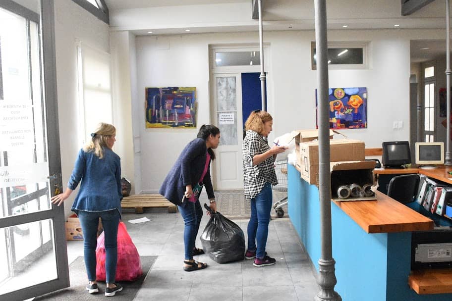 HOY (MARTES) SE ENTREGAN A DOMICILIO LOS BOLSONES DE MERCADERÍA MENSUALES A LOS BENEFICIARIOS DEL CAPS BARRIOS DEL ESTE