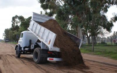Se trabaja en la reconstrucción de calles de tierra en la planta urbana de 30 de Agosto