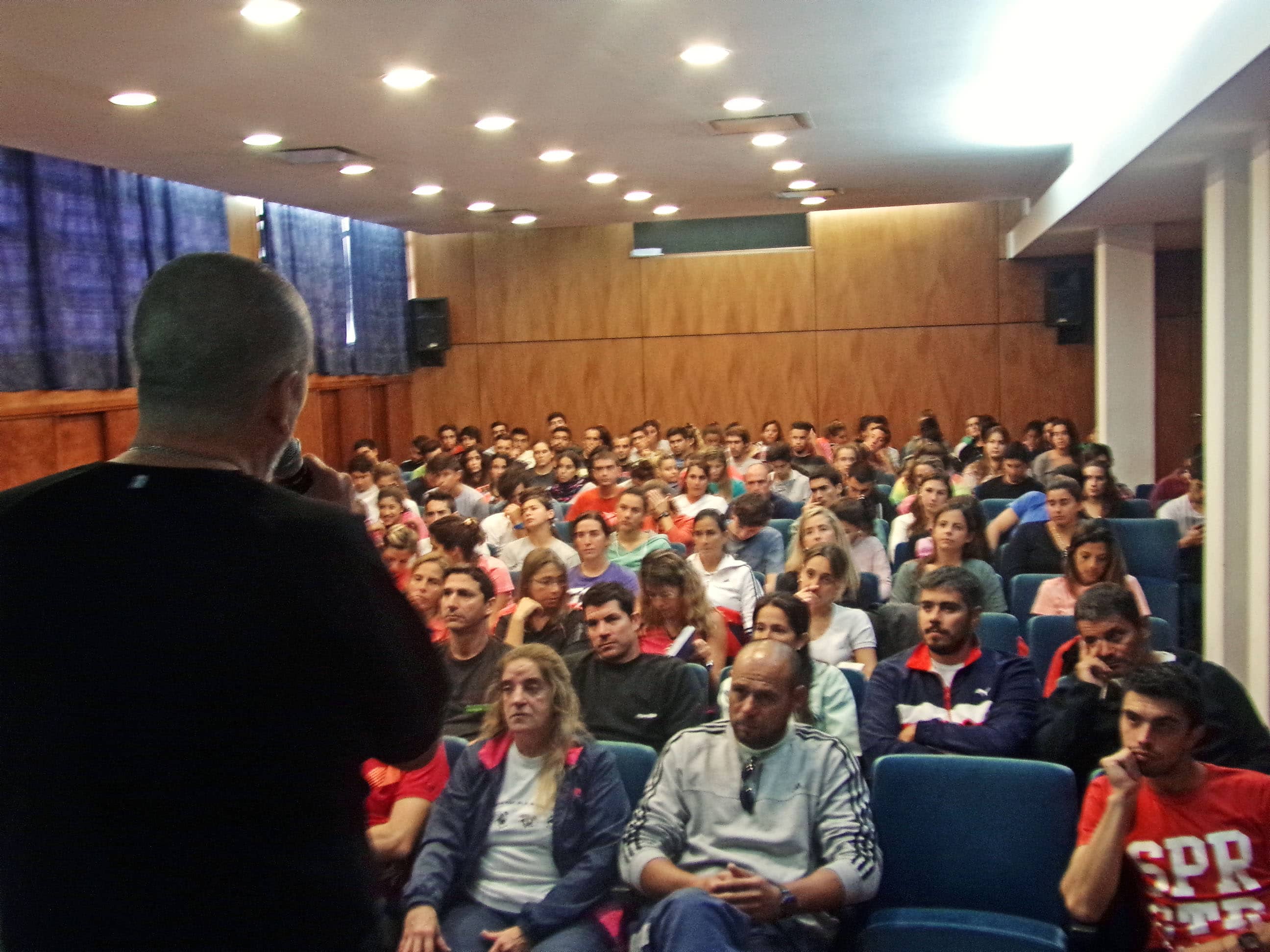 Capacitación para docentes y estudiantes de Educación Física