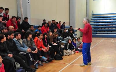 Dictan capacitación en atletismo para profesores y estudiantes de educación física