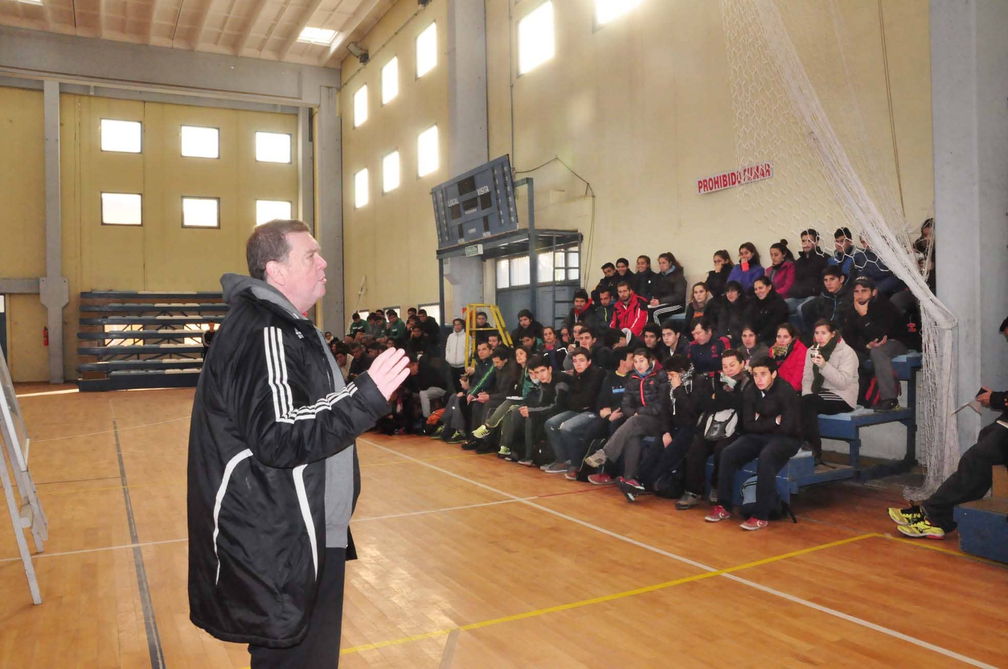 La Dirección de Deportes realizó una clínica de Handball