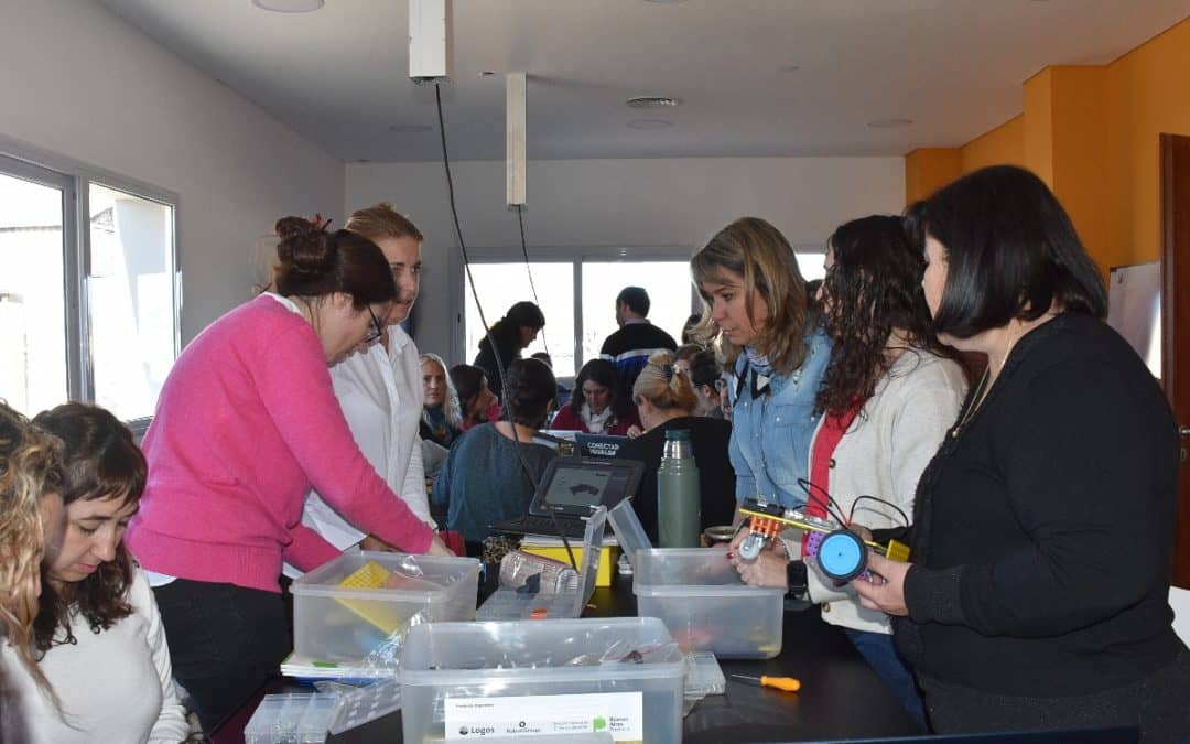 ENCUENTRO DE LOS SIETE DISTRITOS DE REGIÓN EDUCATIVA 16 PARA COORDINAR LA IMPLEMENTACIÓN DE ROBÓTICA EN LAS AULAS