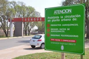Colocan cartelería sobre agroquímicos en los accesos a la ciudad