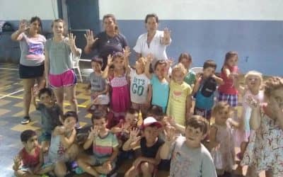 CHARLAS SOBRE TENENCIA RESPONSABLE DE MASCOTAS EN LA SEDE 30 DE AGOSTO DE LAS ESCUELAS ABIERTAS DE VERANO