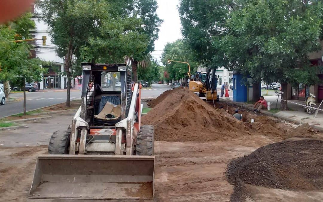 SERVICIOS SANITARIOS CONTINUA TRABAJANDO HOY EN EL RECAMBIO DE UN TRAMO EN LA RED DOMICILIARIA DE CLOACAS
