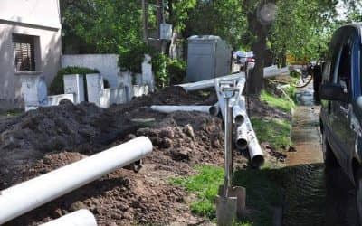 El Municipio repara red domiciliaria de cloacas en calle Roca