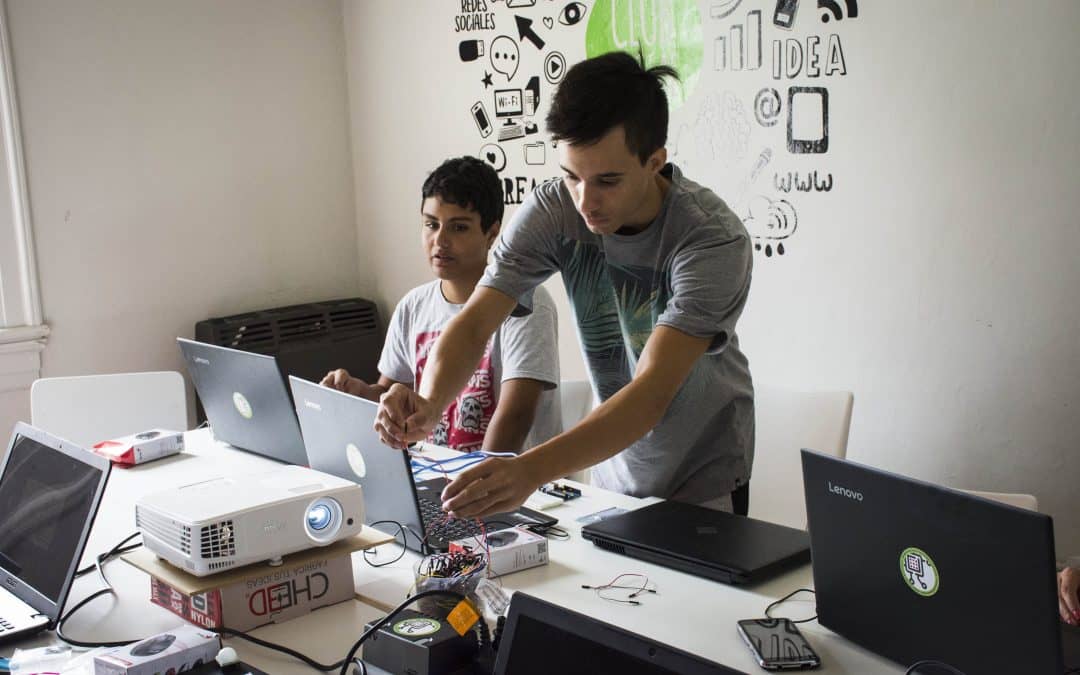 Se presenta en conjunto con la UTN un programa para capacitar en tecnología