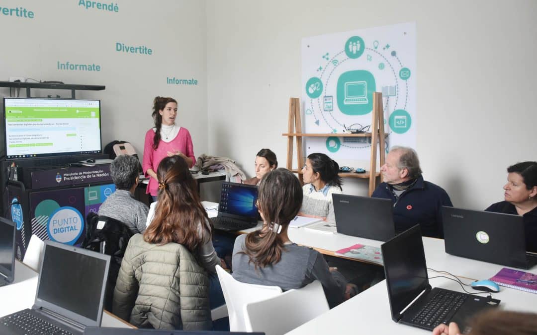 COMENZÓ UN TALLER DE HERRAMIENTAS TECNOLÓGICAS PARA QUE LOS EMPRENDEDORES LLEGUEN MEJOR A SUS CLIENTES