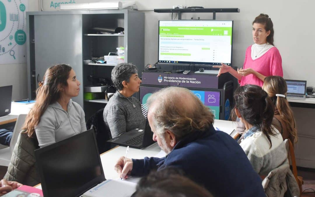 EL POLO CIENTÍFICO TECNOLÓGICO LANZA TRES NUEVOS TALLERES PARA POTENCIAR NEGOCIOS Y EMPRENDIMIENTOS EN LAS REDES SOCIALES