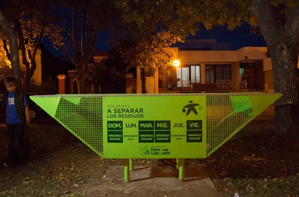 El Municipio colocó un contenedor de basura en una rambla