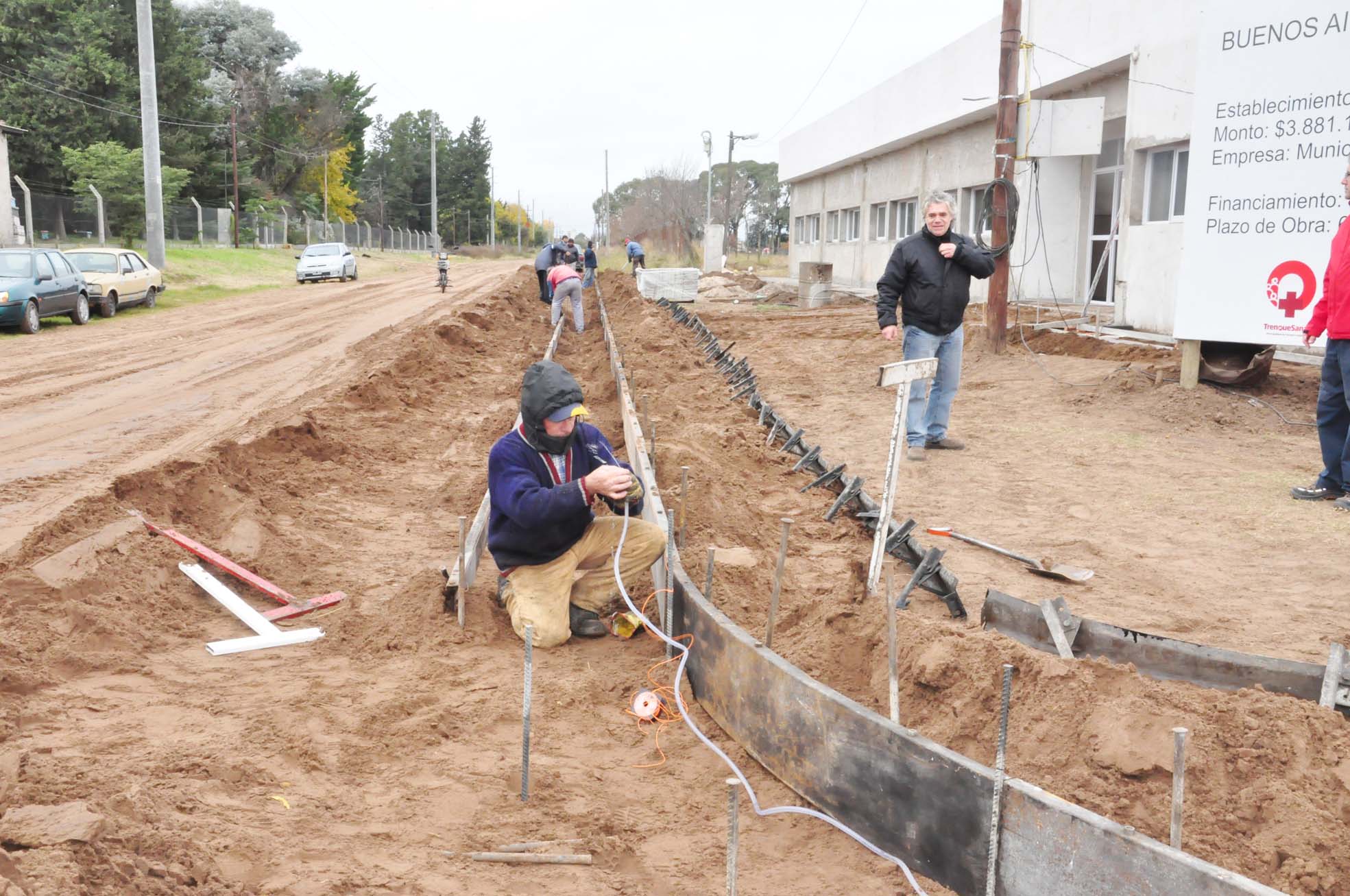 El Municipio construye cordón cuneta y cloacas en la Secundaria 9