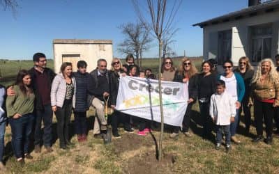 EN EL DÍA DEL ÁRBOL QUE SE CONMEMORÓ AYER (JUEVES), SE INAUGURÓ UNA CORTINA FORESTAL EN LA ESCUELA DE LA ELVIRA